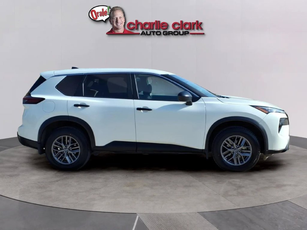 Used 2024 Nissan Rogue S FWD image 6