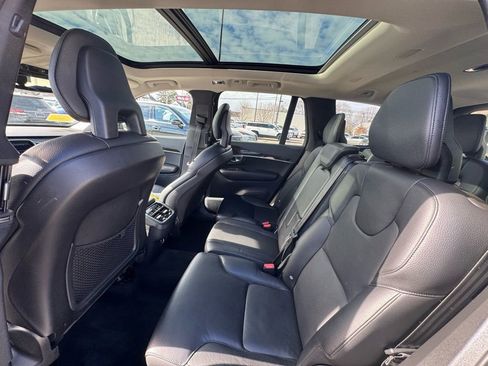Used 2017 Volvo XC90 T6 Momentum w/ Vision Package image 15