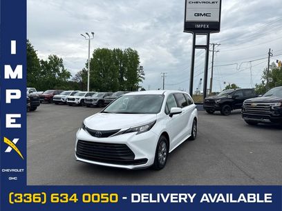 Used 2025 Toyota Sienna LE