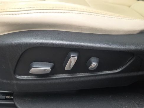 Used 2019 Cadillac XT5 Luxury FWD image 30