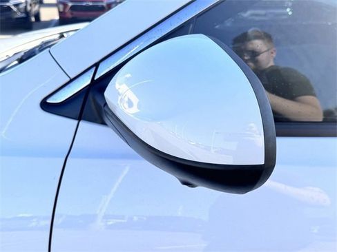 Used 2022 Buick Encore GX Essence w/ Advanced Technology Package image 11