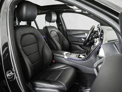 Used 2022 Mercedes-Benz GLC 300 4MATIC image 23