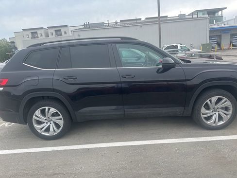 Used 2023 Volkswagen Atlas SE AWD/4WD image 3