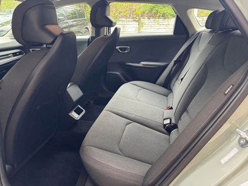 Used 2025 Kia K4 LXS FWD image 37