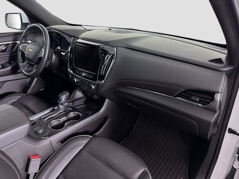 Used 2023 Chevrolet Traverse Premier image 31
