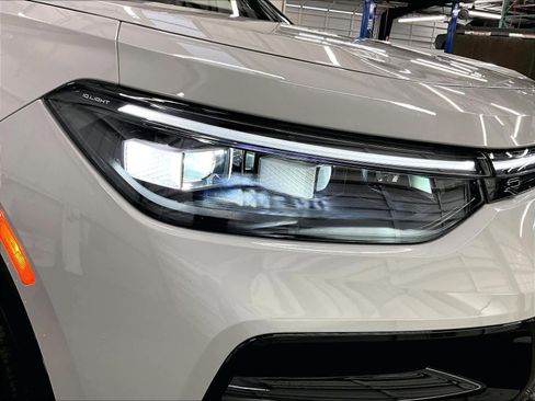 New 2026 Volkswagen Tiguan SEL R-Line AWD/4WD image 34