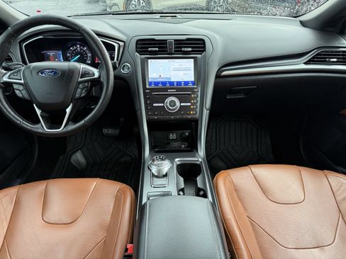 Used 2020 Ford Fusion Energi Titanium FWD image 15