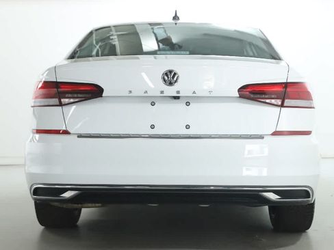 Used 2022 Volkswagen Passat 2.0T SE FWD image 42