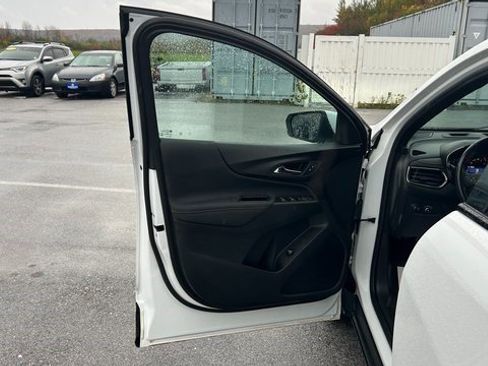 Certified 2022 Chevrolet Equinox RS w/ LPO, Floor Liner Package image 19