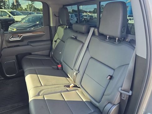 Used 2025 Chevrolet Silverado 1500 LT Trail Boss w/ Convenience Package II AWD/4WD image 15