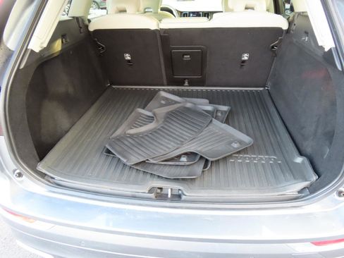 Used 2021 Volvo XC60 T5 Inscription w/ Climate Package image 13