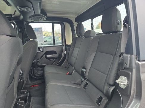 Used 2023 Jeep Gladiator Sport image 13