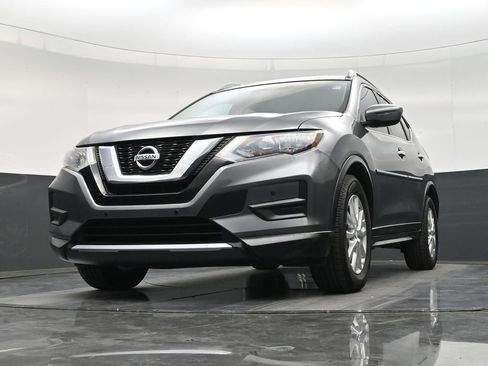 Used 2017 Nissan Rogue SV FWD image 27