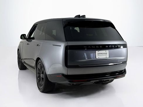 Used 2024 Land Rover Range Rover SE image 3