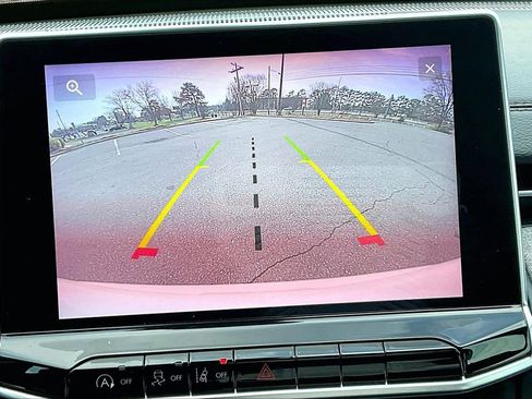 Used 2024 Jeep Compass Latitude w/ Sun and Sound Group image 14