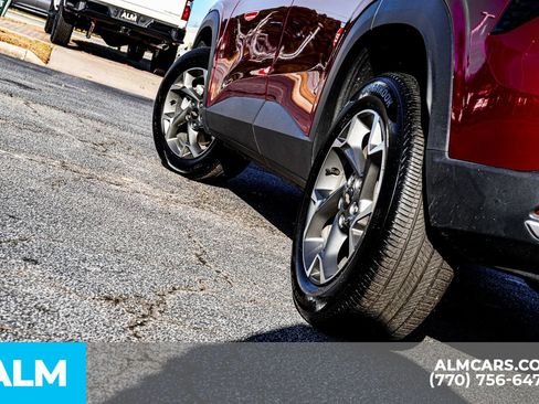 Used 2025 Chevrolet Trax LT w/ LT Convenience Package image 14