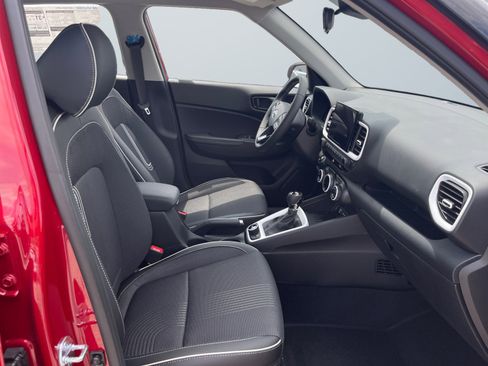 New 2025 Hyundai Venue Limited image 17