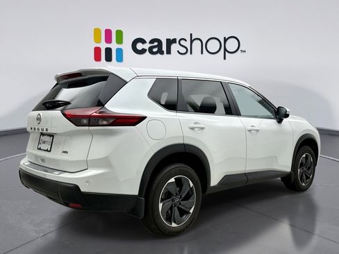 Used 2025 Nissan Rogue SV image 5