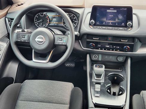 Used 2023 Nissan Rogue SV FWD image 25