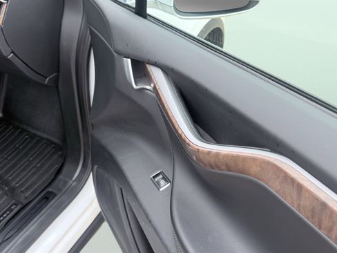 Used 2020 Tesla Model X Long Range AWD/4WD image 24