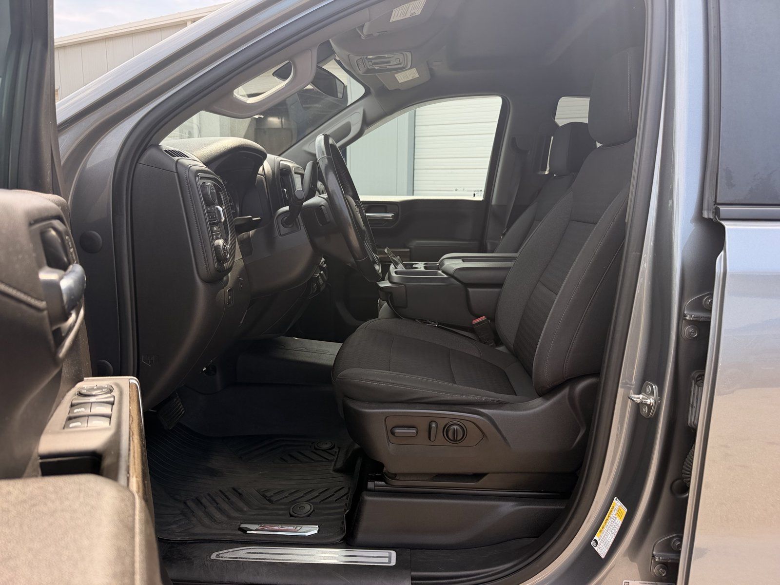 Used 2022 Chevrolet Silverado 1500 LT AWD/4WD image 14