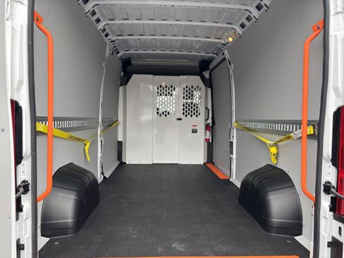 Used 2025 RAM ProMaster 2500 w/ Storage Group image 12