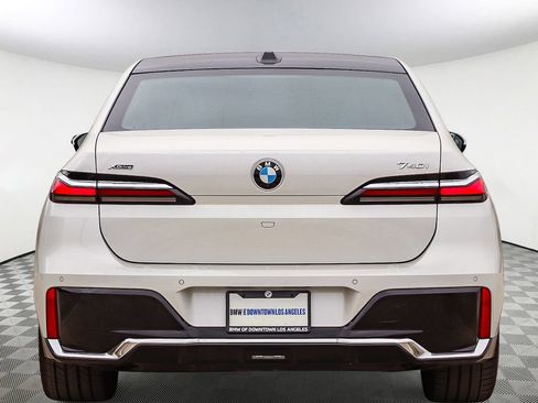 Used 2025 BMW 740i xDrive AWD/4WD image 5