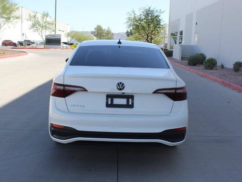 Used 2024 Volkswagen Jetta Sport FWD image 6