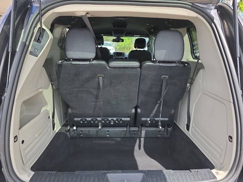 Used 2018 Dodge Grand Caravan SXT FWD image 21