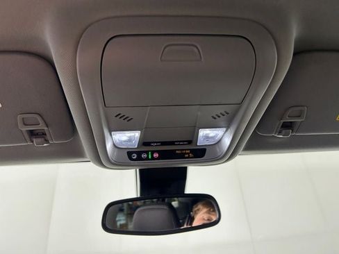 Used 2023 GMC Terrain SLE FWD image 25