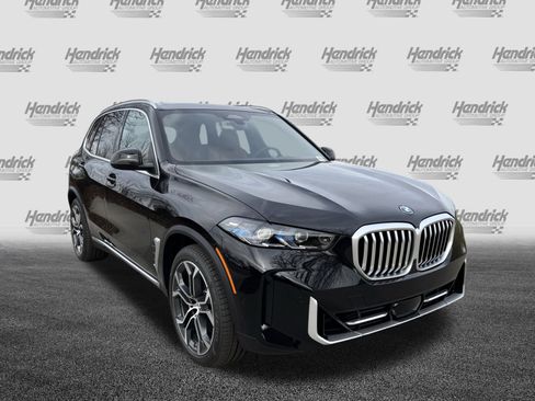 New 2026 BMW X5 xDrive50e image 2