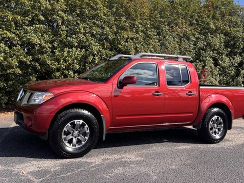 Used 2021 Nissan Frontier PRO-4X w/ Pro-4x Utility Package image 3