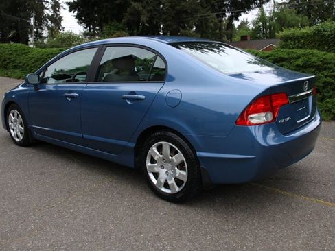 Used 2010 Honda Civic LX image 4
