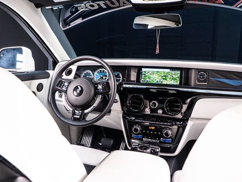 Used 2022 Rolls-Royce Phantom Sedan w/ The Phantom Package RWD image 56