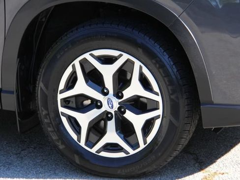 Used 2020 Subaru Forester Premium AWD/4WD image 13