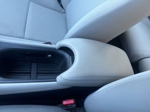 Used 2022 Honda HR-V LX image 18