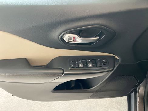 Used 2015 Jeep Cherokee Limited w/ Trailer Tow Group image 13