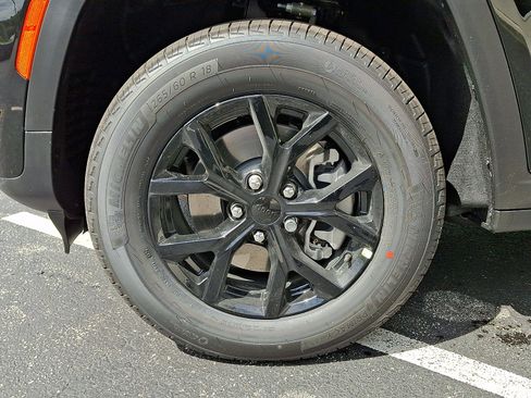 New 2026 Jeep Grand Cherokee L 4WD image 5