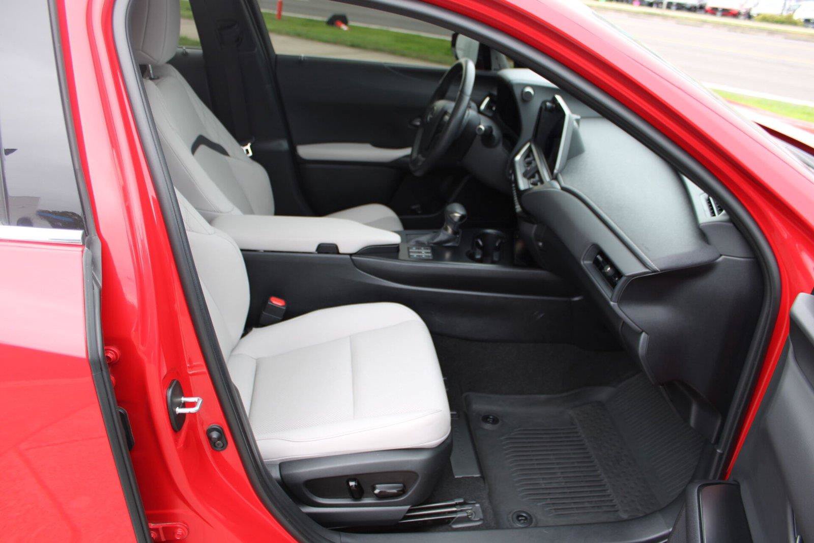Used 2024 Lexus UX 250h F Sport AWD/4WD image 11