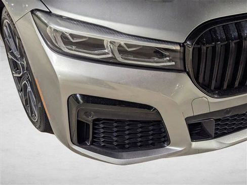 Used 2020 BMW 740i w/ M Sport Package image 9