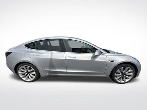 Used 2018 Tesla Model 3 Long Range RWD image 2