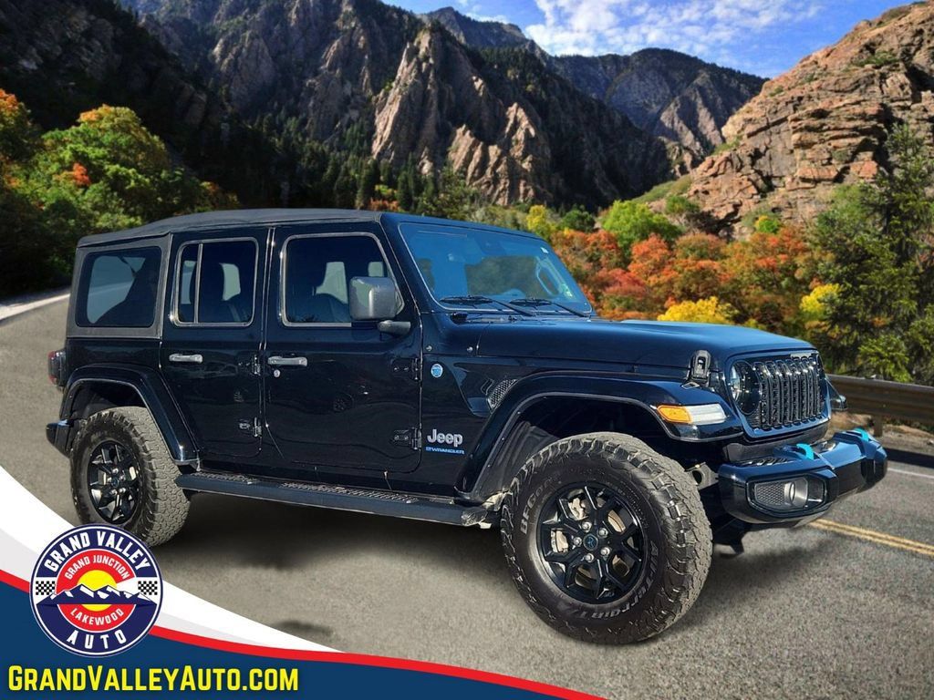 Used 2024 Jeep Wrangler High Altitude AWD/4WD image 1