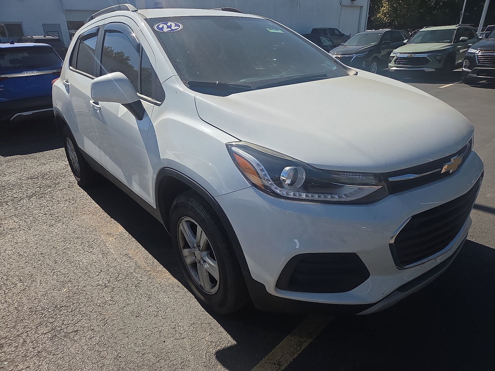 Used 2022 Chevrolet Trax LT w/ LT Convenience Package AWD/4WD image 1