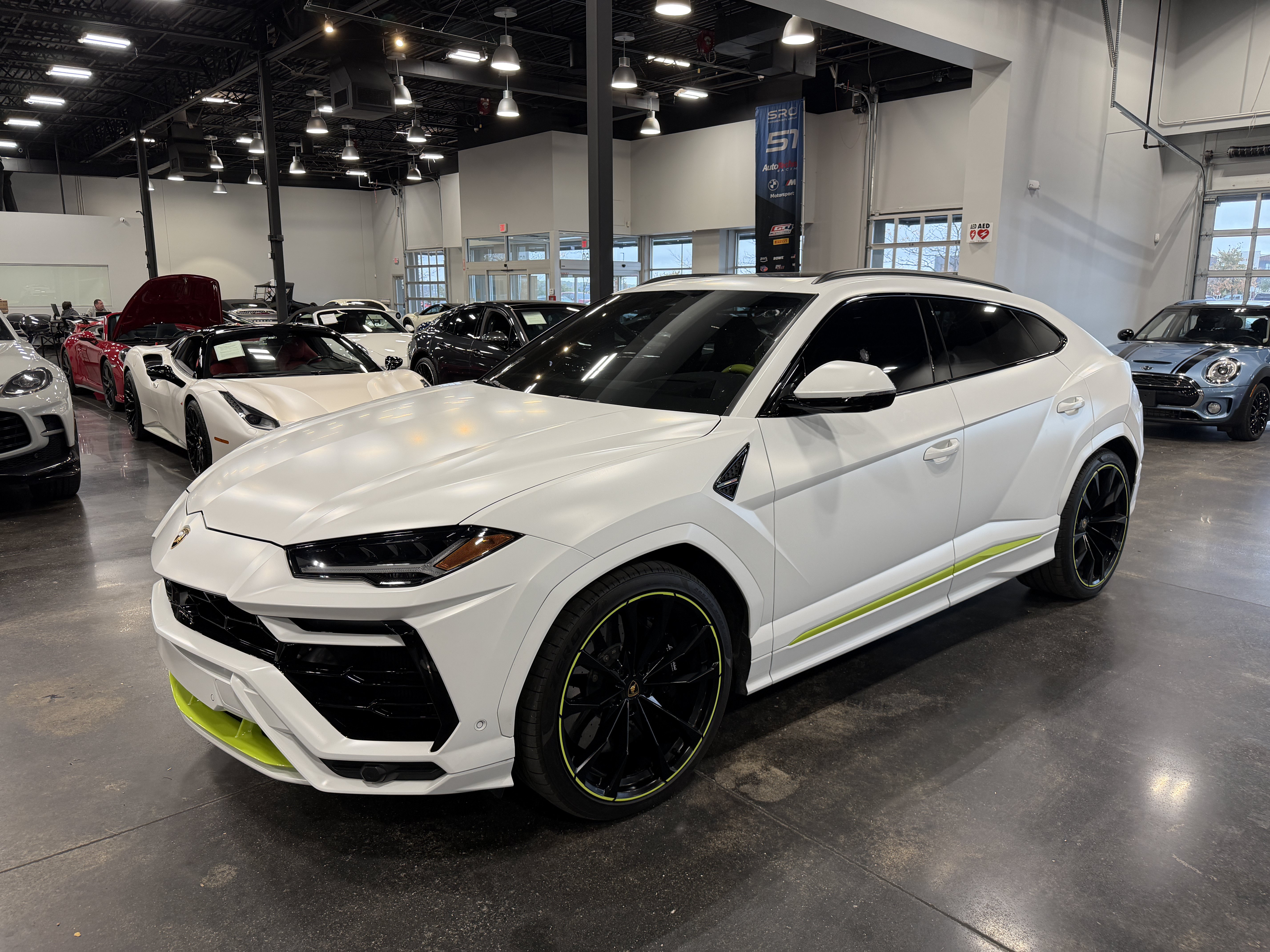 Used 2022 Lamborghini Urus AWD/4WD image 3