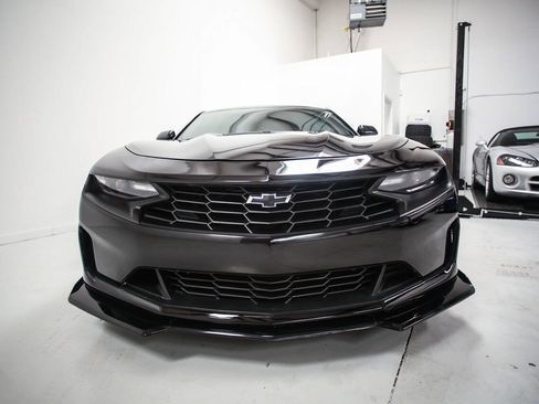 Used 2023 Chevrolet Camaro LT RWD image 9