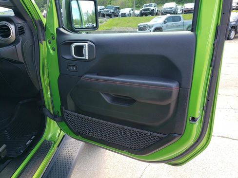 Used 2018 Jeep Wrangler Rubicon AWD/4WD image 13