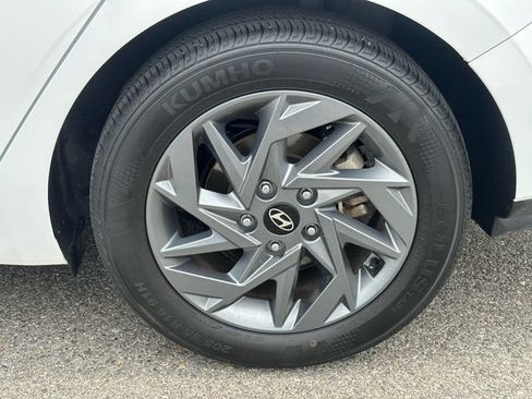 Used 2024 Hyundai Elantra SEL FWD image 29