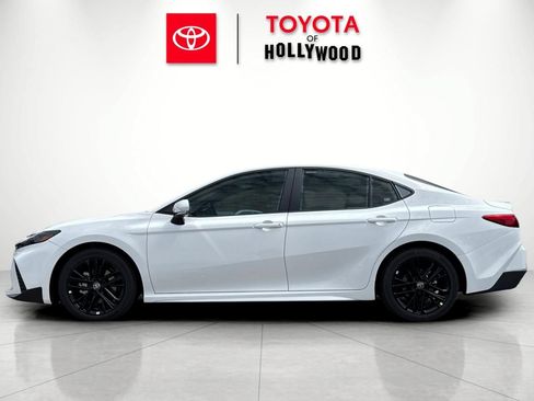 New 2026 Toyota Camry SE FWD image 9