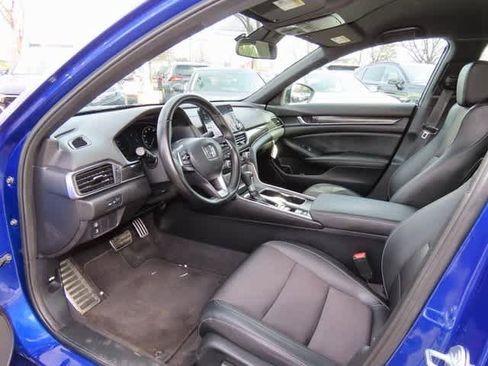Used 2022 Honda Accord Sport image 2