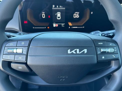 New 2026 Kia K4 LXS image 22